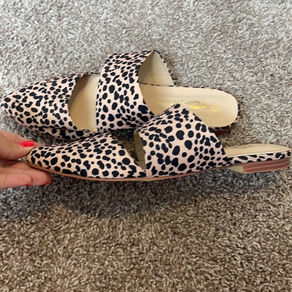Leopard Slides - Picture 2 of 3